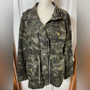 Zenana Outfitters Utility Jacket Military Camo Camoflauge Green Studded Size L